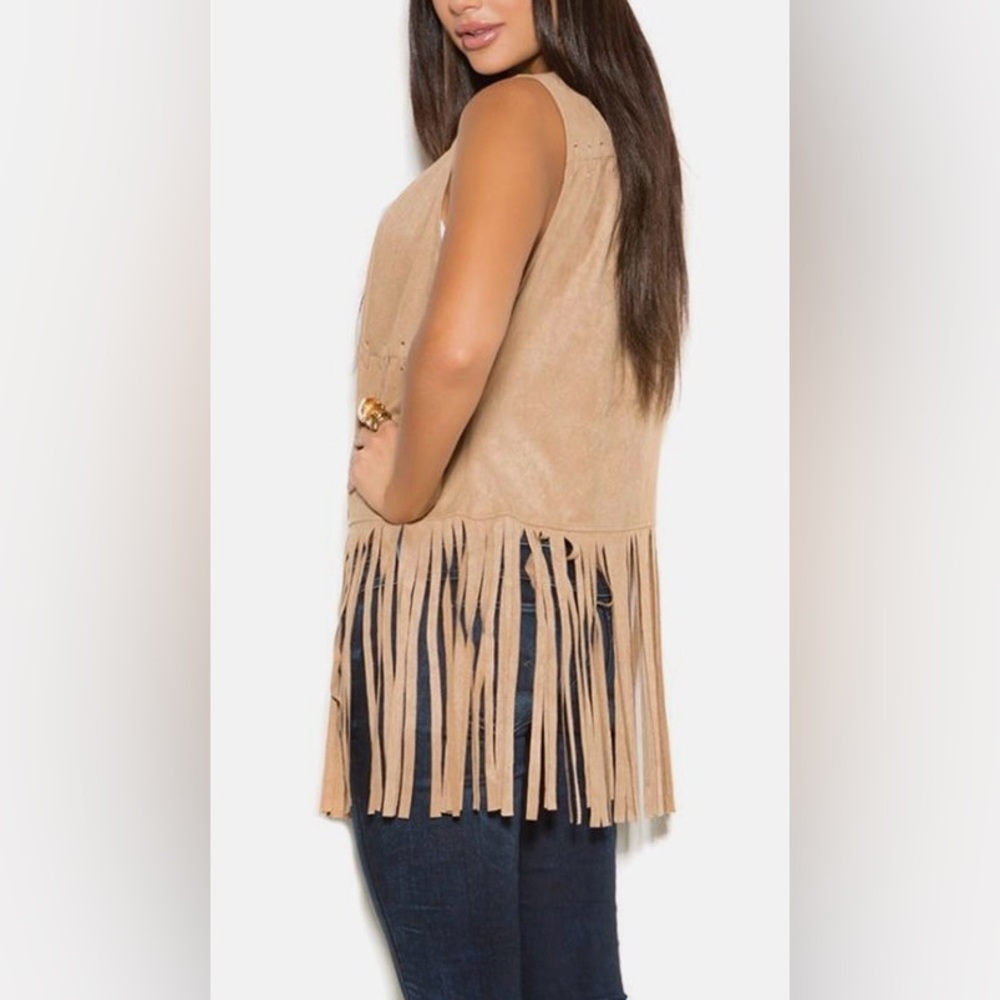 Boho / Aztec Sleeveless Top with Chain & 🪶 Feathers